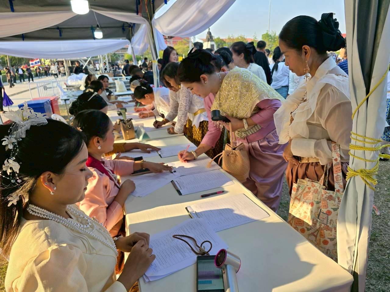 title - ปฏิรูปที่ดินจังหวัดเพชรบุรี เข้าร่วมพิธีเปิดงาน “พระนครคีรี - เมืองเพชร” ครั้งที่ 39 ประจำปี พ.ศ. 2569 ภายใต้แนวคิด “วิมานฟ้าพระนครคีรี อัญมนีแห่งสยาม”